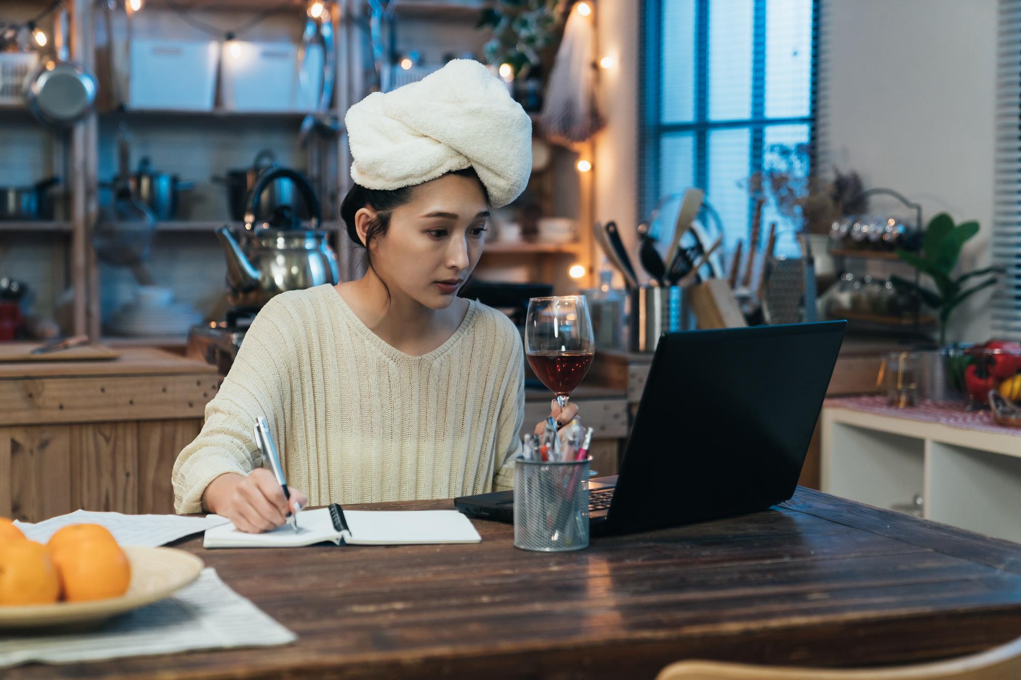 Consultation with chef on screen